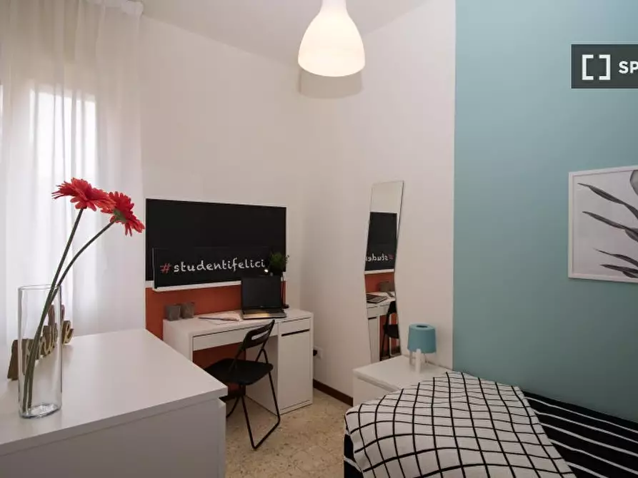 Immagine 3 di Camera condivisa in affitto  in Pasubio/C a Brescia