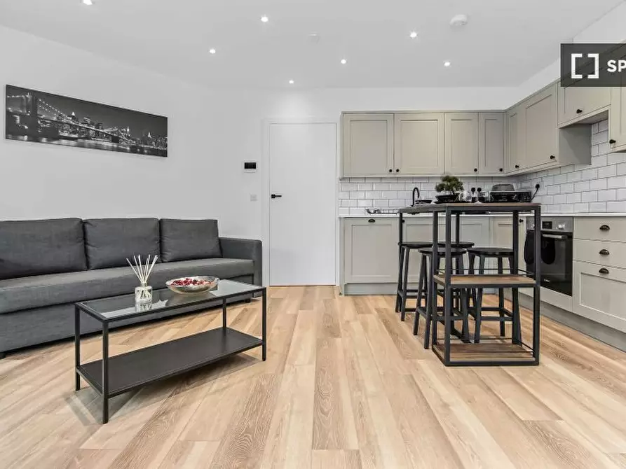 Immagine 9 di Appartamento in affitto  in Vincent Rd a Croydon