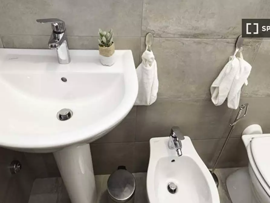 Immagine 17 di Camera condivisa in affitto  in Via Giuseppe Meda a Milano