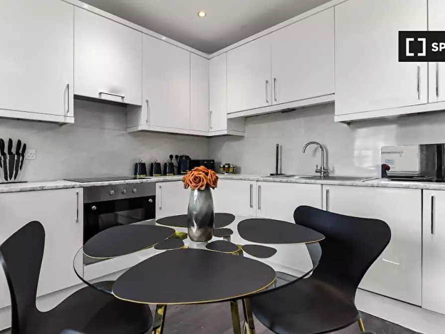 Immagine 15 di Appartamento in affitto  in Flat a Camden Town