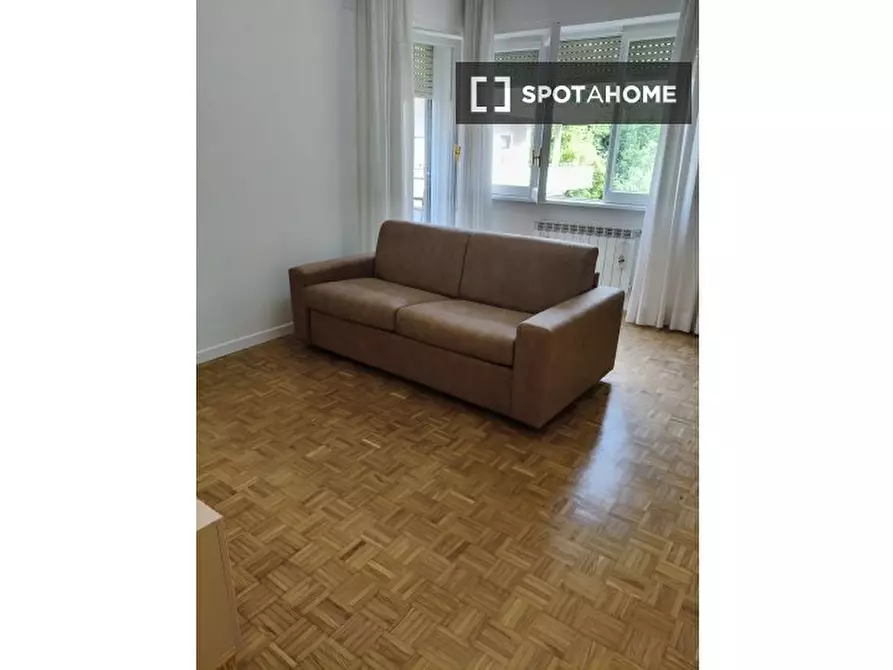 Immagine 6 di Appartamento in affitto  in Via Gradoli a Roma