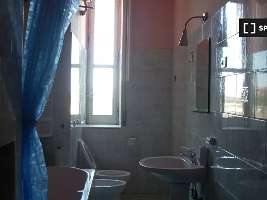 Immagine 4 di Camera condivisa in affitto  in Via Tiberio a Napoli