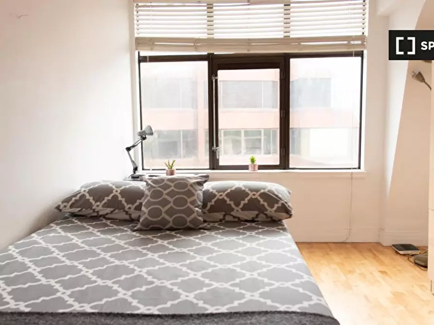 Immagine 3 di Camera condivisa in affitto  in flat a Poplar