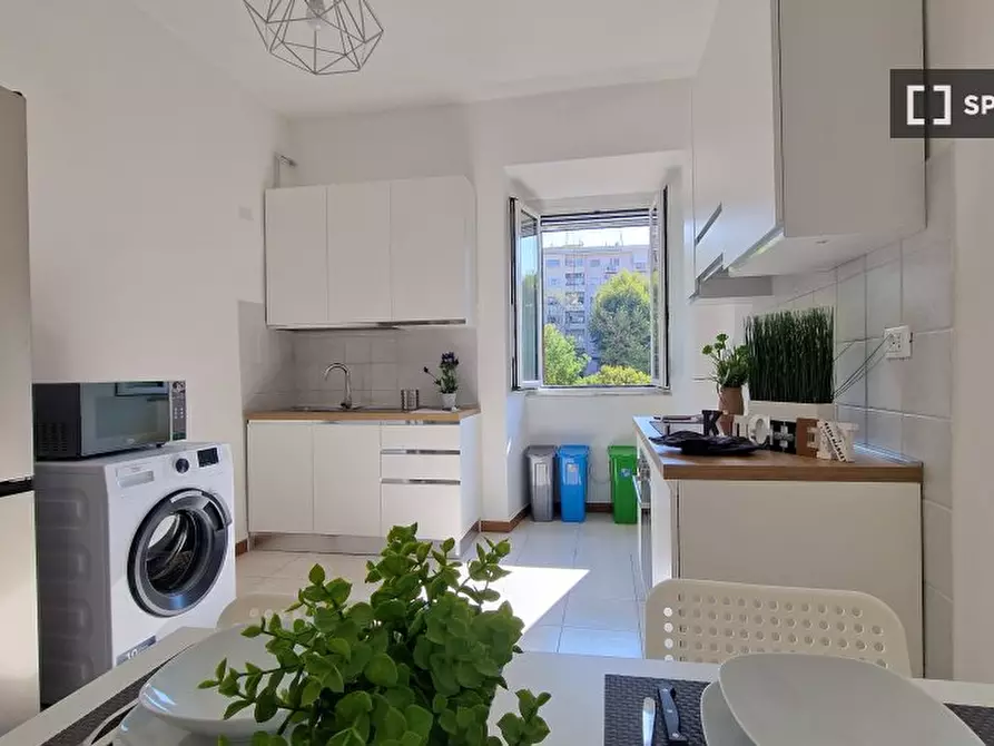 Immagine 16 di Camera condivisa in affitto  in Via Ostiense a Roma