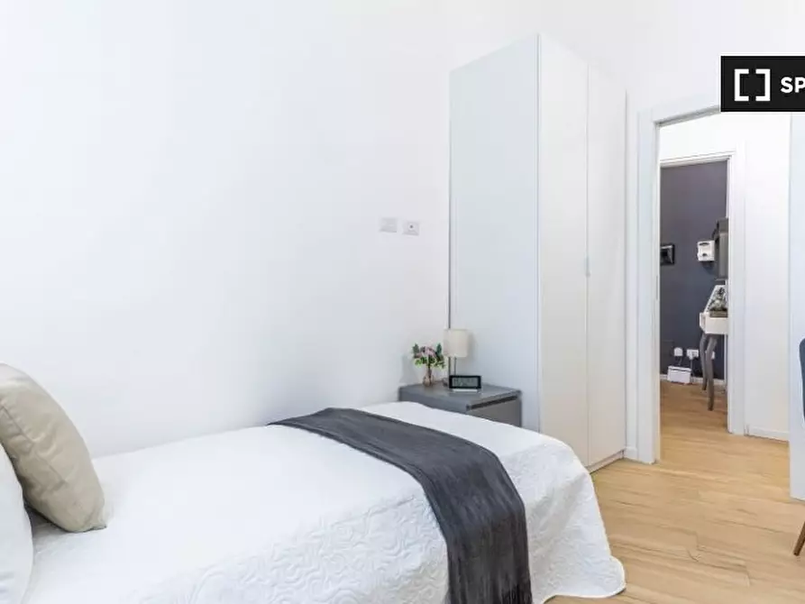 Immagine 2 di Camera condivisa in affitto  in Piazza Monte Titano a Milano