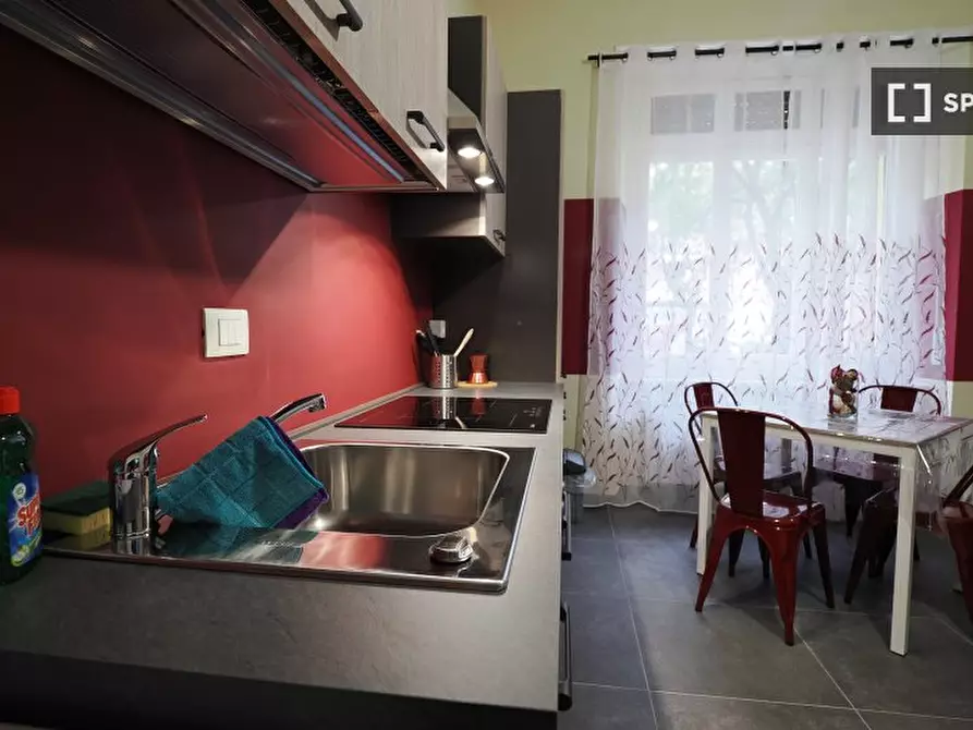 Immagine 4 di Camera condivisa in affitto  in Corso Peschiera a Torino