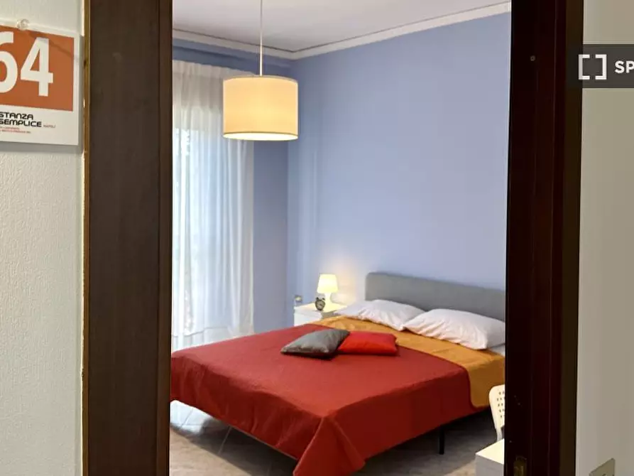 Immagine 16 di Camera condivisa in affitto  in Via Diocleziano n. a Casandrino