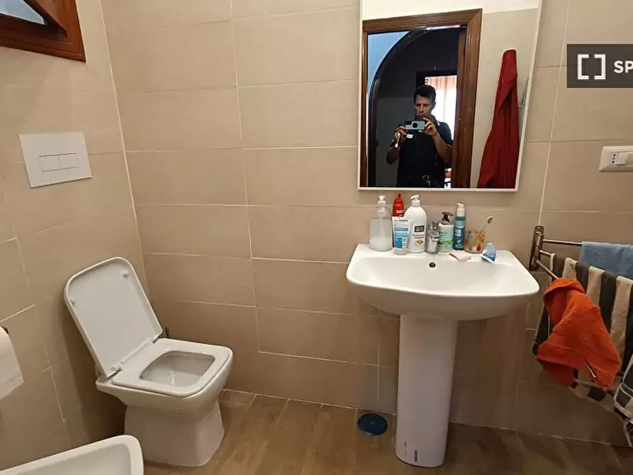 Immagine 8 di Camera condivisa in affitto  in Piazza Crocelle ai Mannesi a Napoli