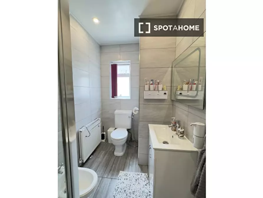 Immagine 9 di Appartamento in affitto  in Townsend Rd a Staines