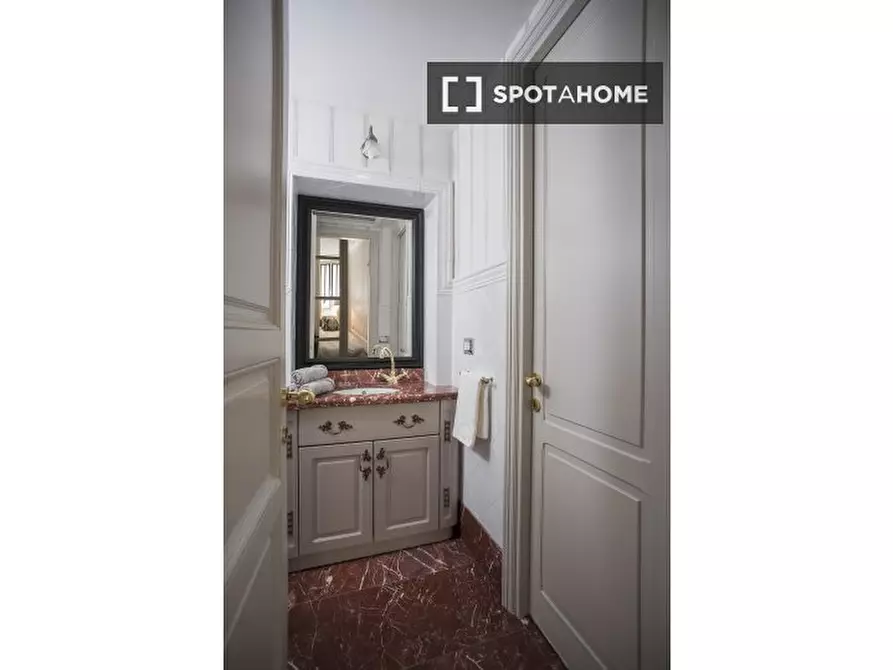 Immagine 9 di Appartamento in affitto  in Via in Arcione a Roma