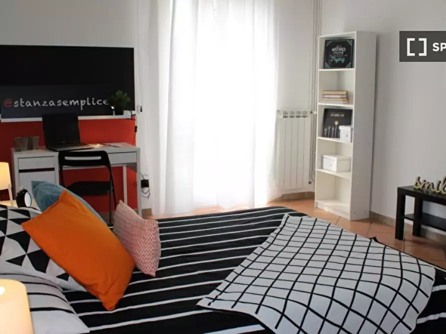 Immagine 2 di Camera condivisa in affitto  in Ambaraga a Brescia