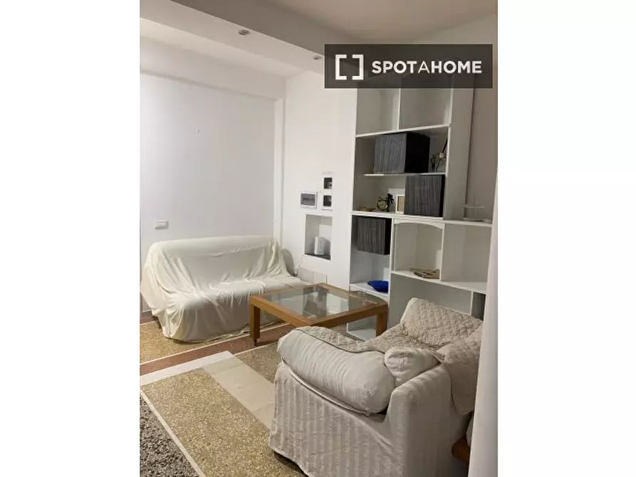 Immagine 2 di Camera condivisa in affitto  in Viale Eritrea a Roma