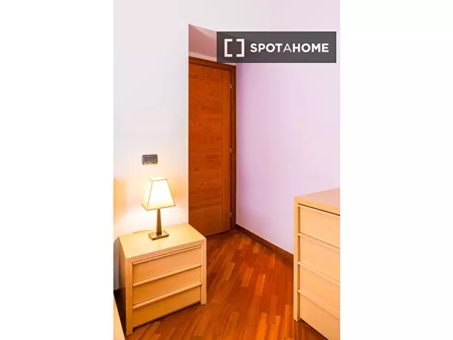 Immagine 9 di Appartamento in affitto  in Via Avellino a Tarsia a Napoli