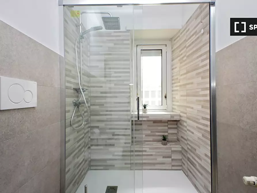 Immagine 12 di Appartamento in affitto  in Via Oderisi da Gubbio a Roma