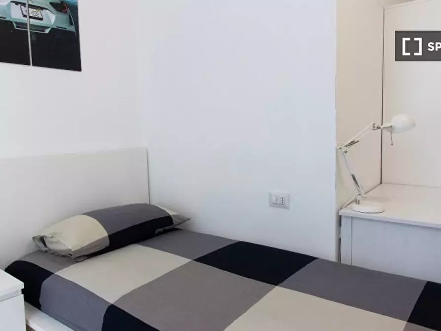 Immagine 3 di Camera condivisa in affitto  in Via Giuseppe Candiani a Milano