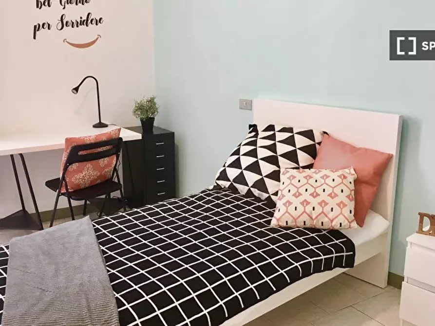 Immagine 1 di Camera condivisa in affitto  in Via del Ponte Rosso a Firenze