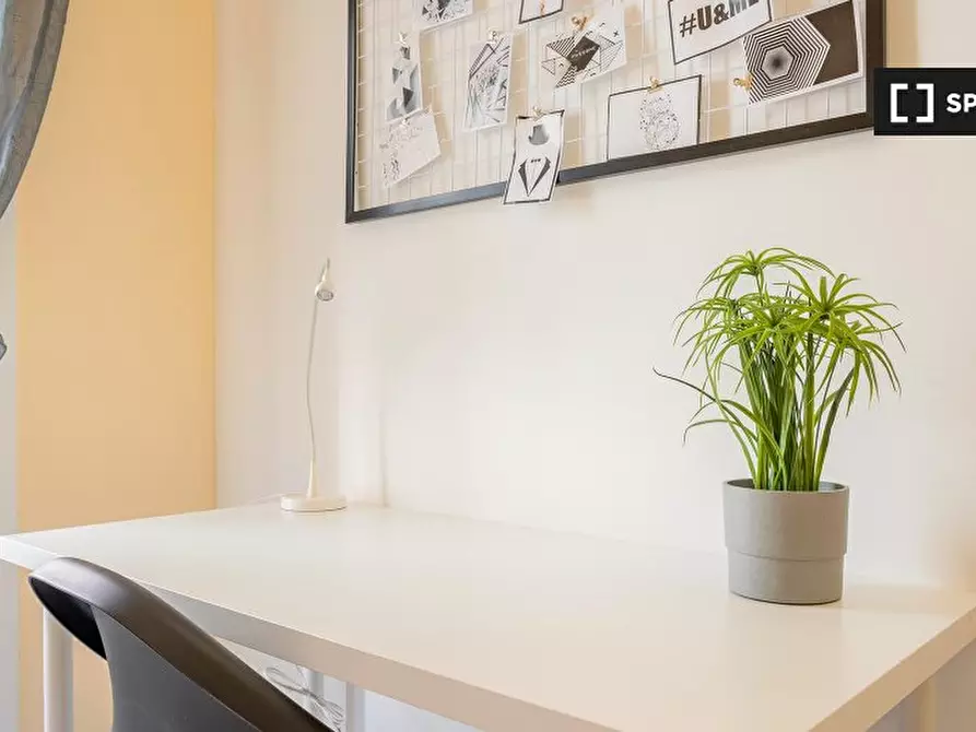 Immagine 5 di Camera condivisa in affitto  in Via Lorenteggio a Milano