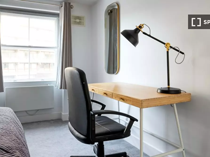 Immagine 13 di Appartamento in affitto  in Aldersgate St a Islington