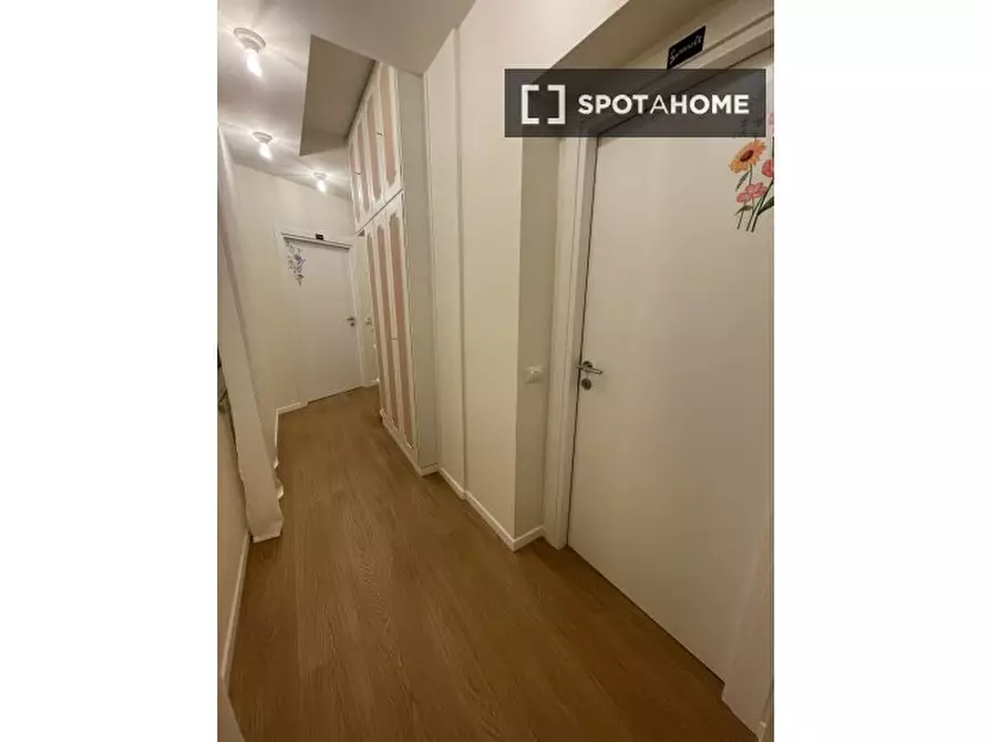 Immagine 11 di Camera condivisa in affitto  in Via Riano a Roma