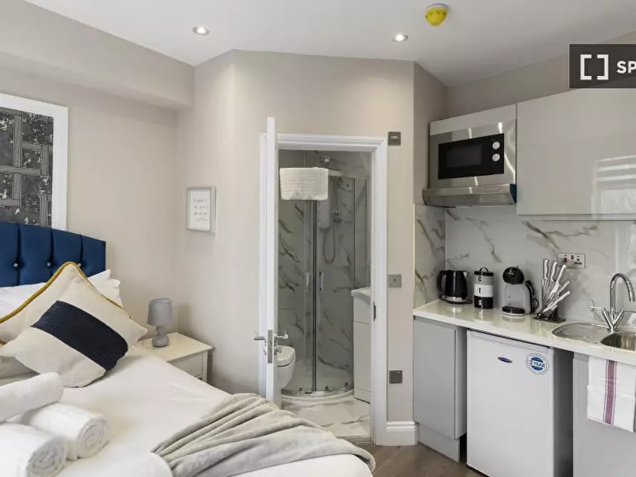 Immagine 5 di Ufficio in affitto  in flat a Tottenham