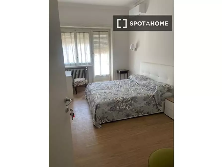 Immagine 1 di Camera condivisa in affitto  in Via Ottorino Lazzarini a Roma