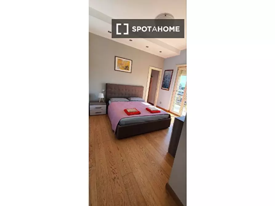 Immagine 1 di Camera condivisa in affitto  in V. Collatina a Roma