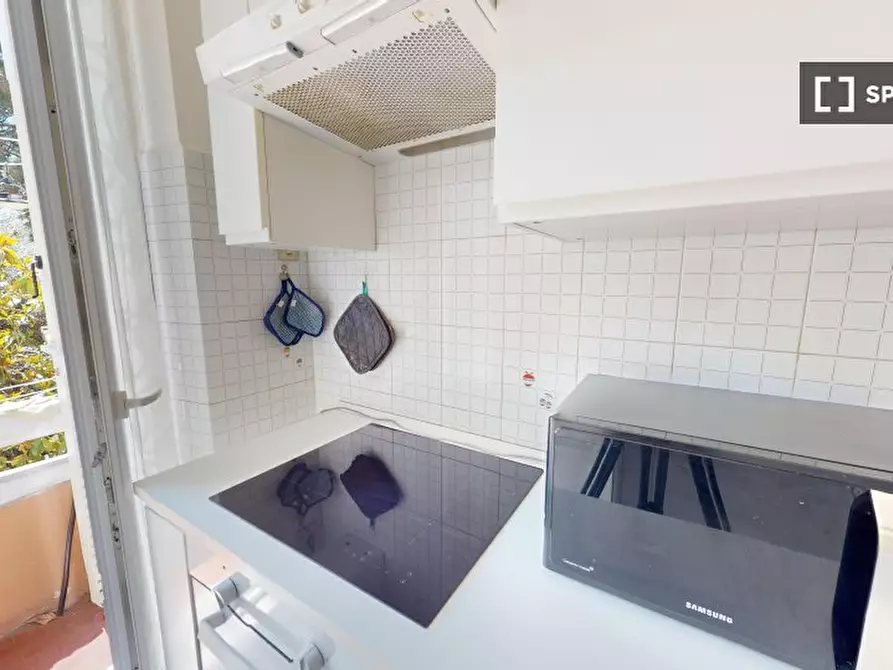 Immagine 13 di Camera condivisa in affitto  in Via delle Isole Curzolane a Roma