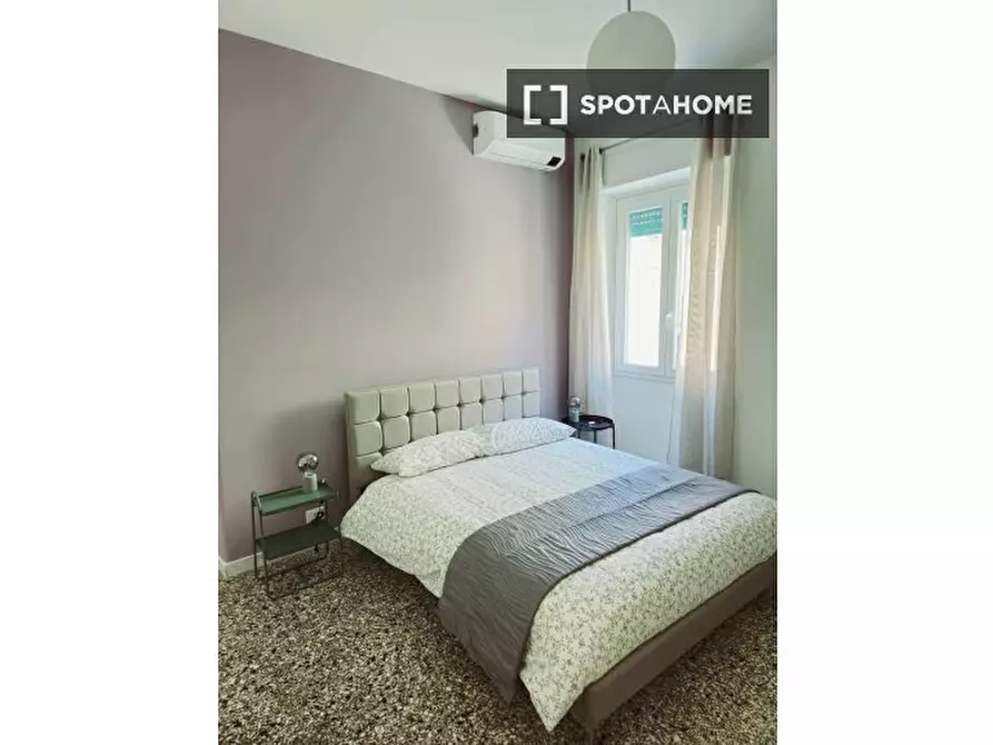 Immagine 8 di Appartamento in affitto  in Via Gian Luca Squarcialupo a Roma