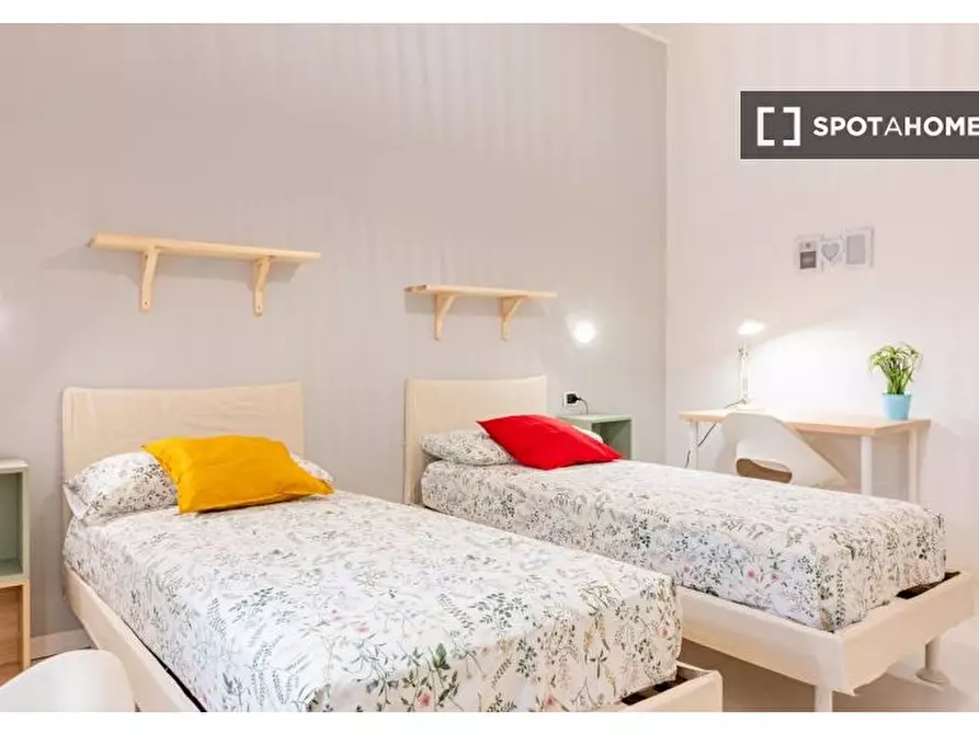 Immagine 4 di Camera condivisa in affitto  in Via Assietta a Milano