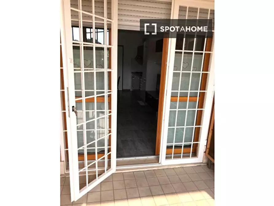 Immagine 6 di Appartamento in affitto  in Via Giuseppe Beduschi a Roma