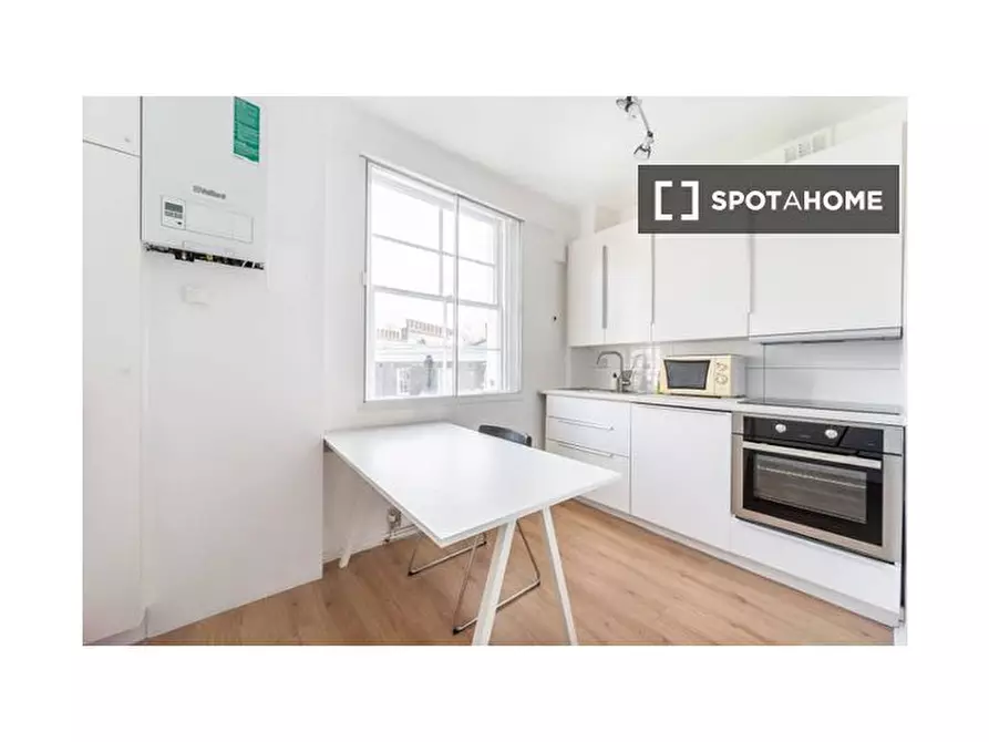 Immagine 1 di Appartamento in affitto  in Porchester Terrace N a Paddington