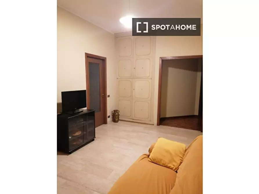 Immagine 5 di Camera condivisa in affitto  in Via Montello a Padova