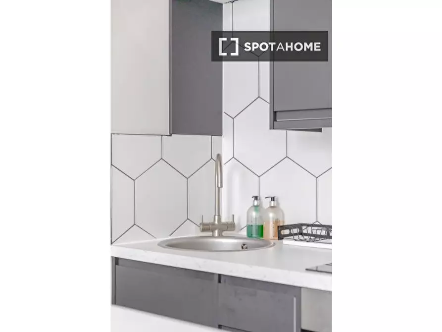 Immagine 9 di Appartamento in affitto  in Flat Cavendish Mansions a Islington