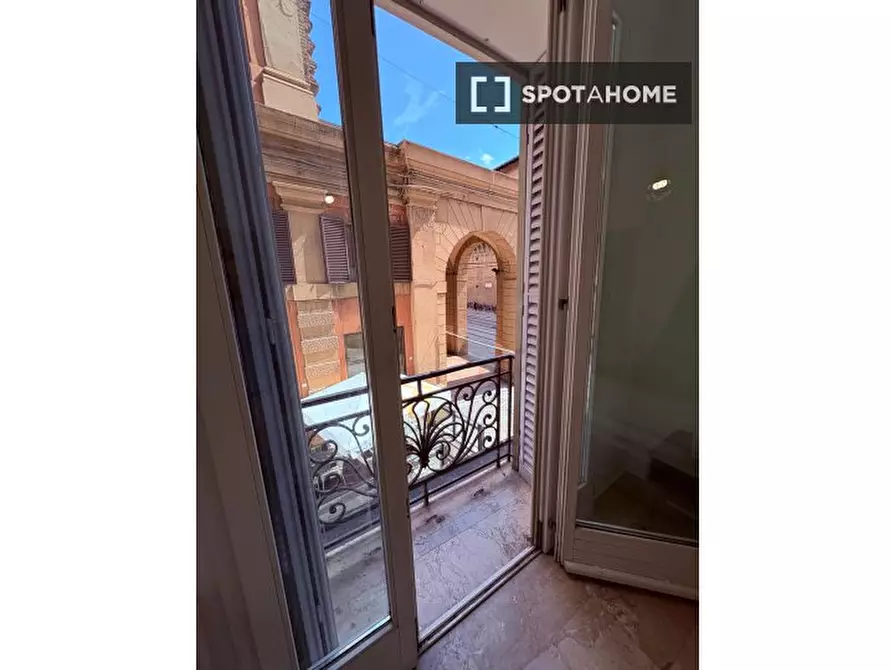 Immagine 8 di Camera condivisa in affitto  in Via Ugo Bassi a Bologna