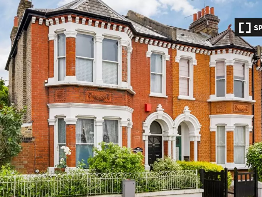 Immagine 11 di Appartamento in affitto  in Broomwood Road a Wandsworth