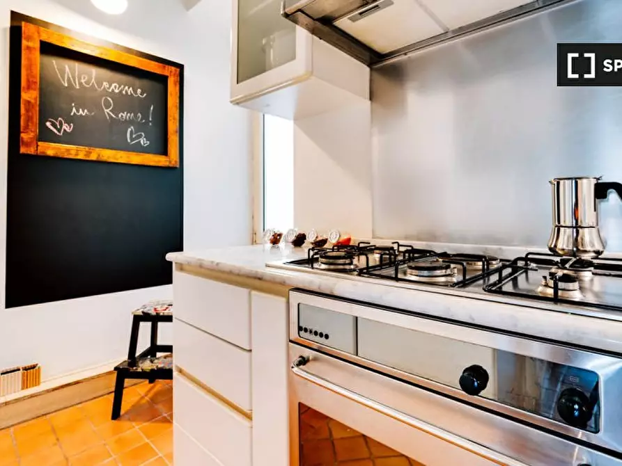 Immagine 6 di Appartamento in affitto  in Via di S. Giovanni in Laterano a Roma