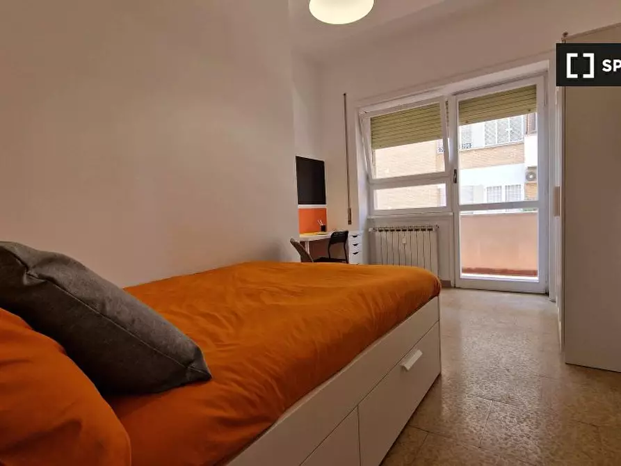 Immagine 10 di Camera condivisa in affitto  in Lungotevere di Pietra Papa a Roma