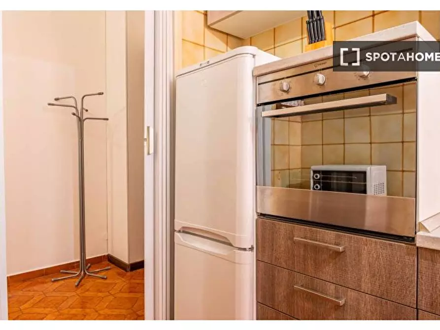 Immagine 12 di Camera condivisa in affitto  in Via Carolina Invernizio a Milano