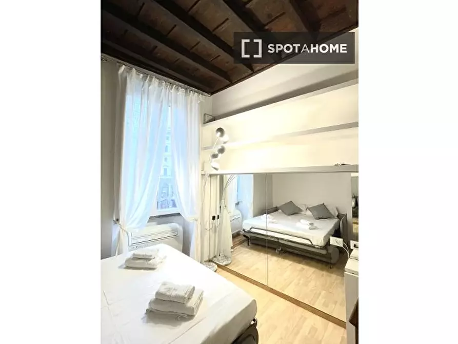 Immagine 1 di Ufficio in affitto  in Via del Consolato a Roma