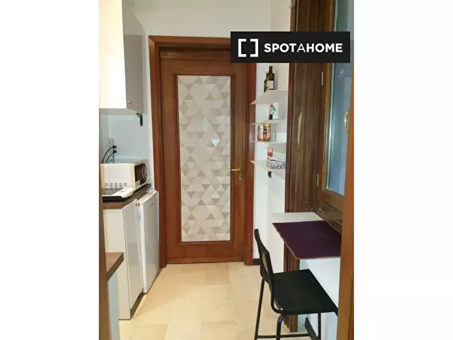Immagine 19 di Appartamento in affitto  in Via dei Piatti a Milano