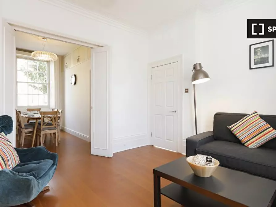 Immagine 2 di Appartamento in affitto  in B Mornington Terrace a Camden Town