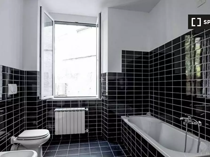 Immagine 8 di Camera condivisa in affitto  in Via Venezia a Genova