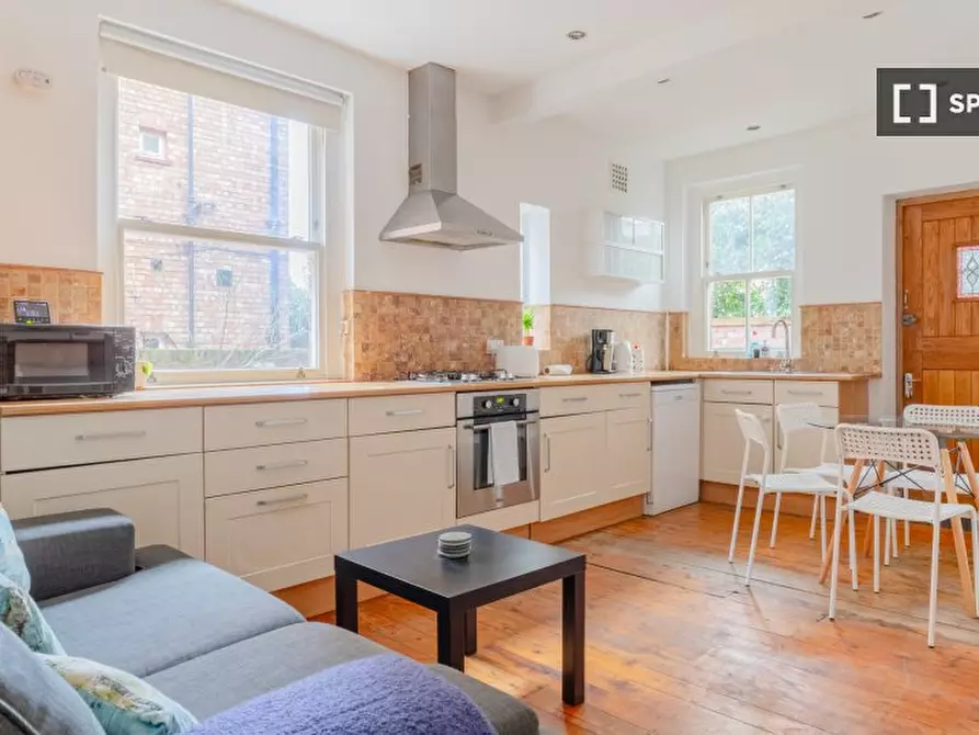 Immagine 2 di Appartamento in affitto  in Clapham High St a Lambeth
