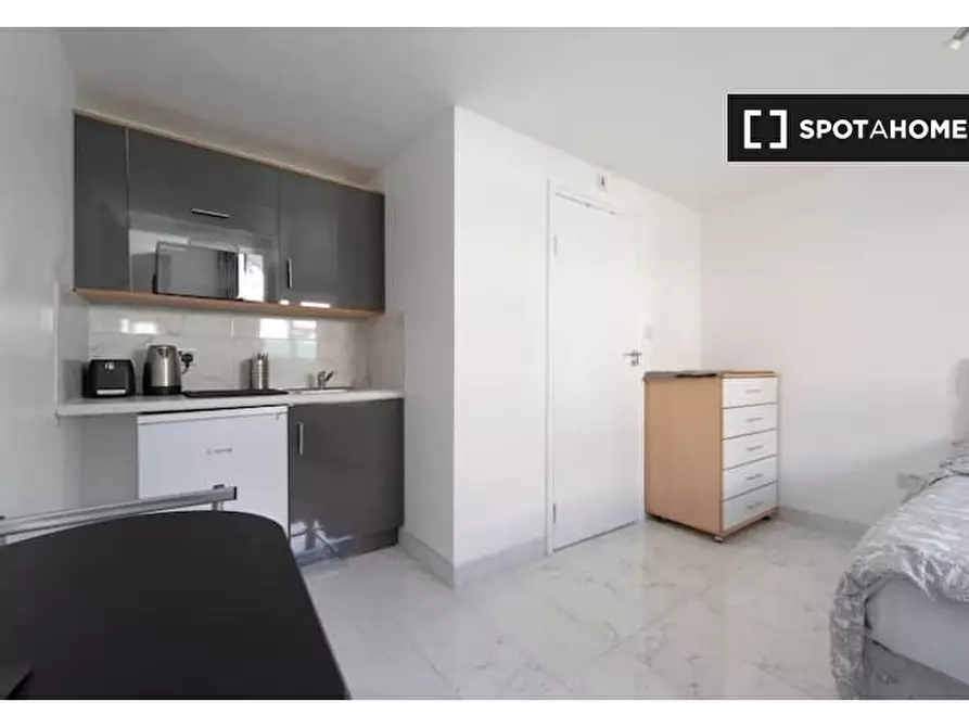 Immagine 8 di Ufficio in affitto  in Flat a Barnet