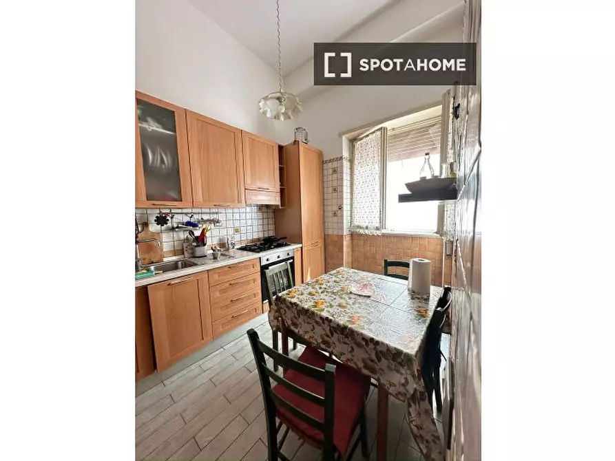 Immagine 13 di Appartamento in affitto  in Via Campello sul Clitunno a Roma