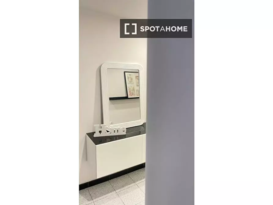 Immagine 15 di Appartamento in affitto  in Via Ivrea a Roma