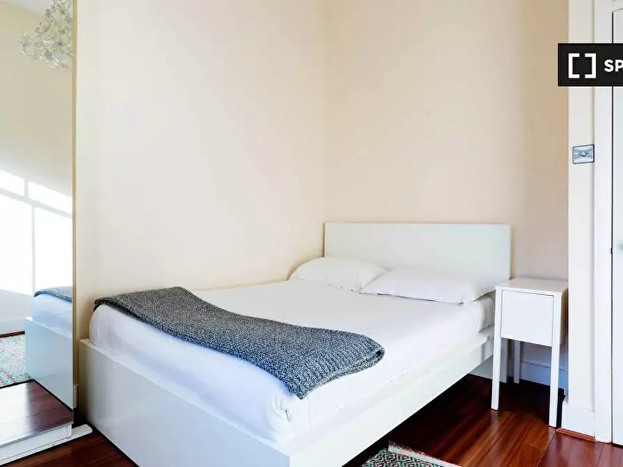 Immagine 6 di Appartamento in affitto  in Cornwall Cres a Kensington