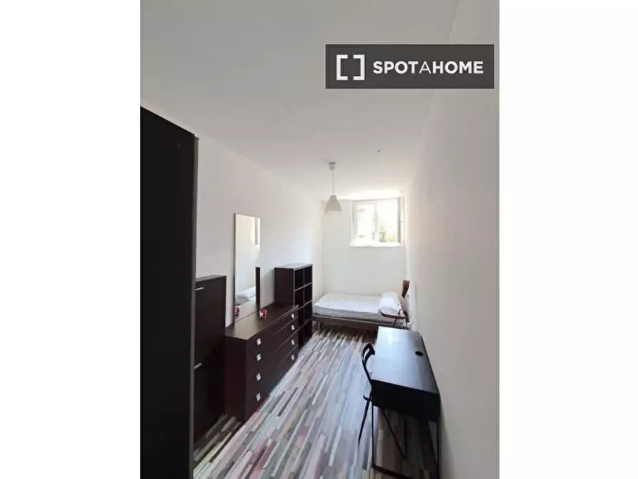 Immagine 2 di Camera condivisa in affitto  in Via Bartolomeo Perestrello a Roma