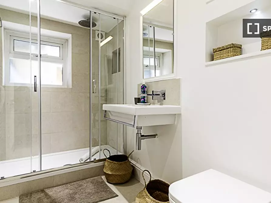 Immagine 4 di Appartamento in affitto  in A Great Percy Street a Camden Town
