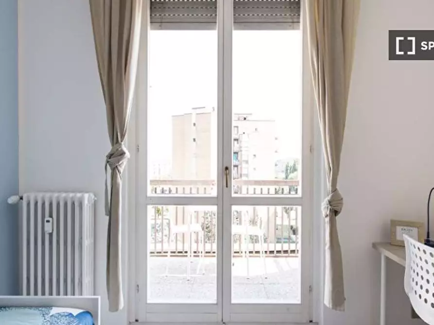 Immagine 2 di Camera condivisa in affitto  in Via Ginestre Milan a Buccinasco